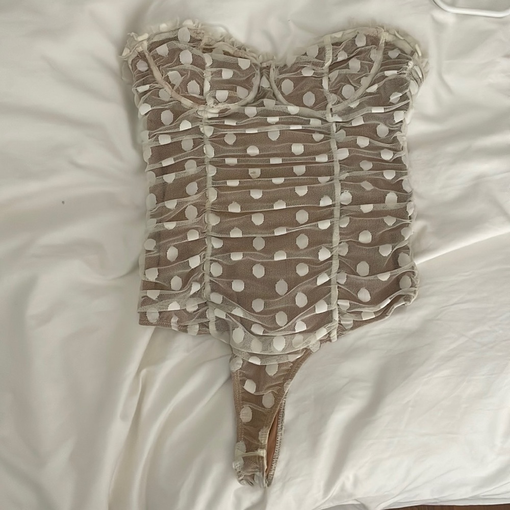 Majorelle wyn body suit in white